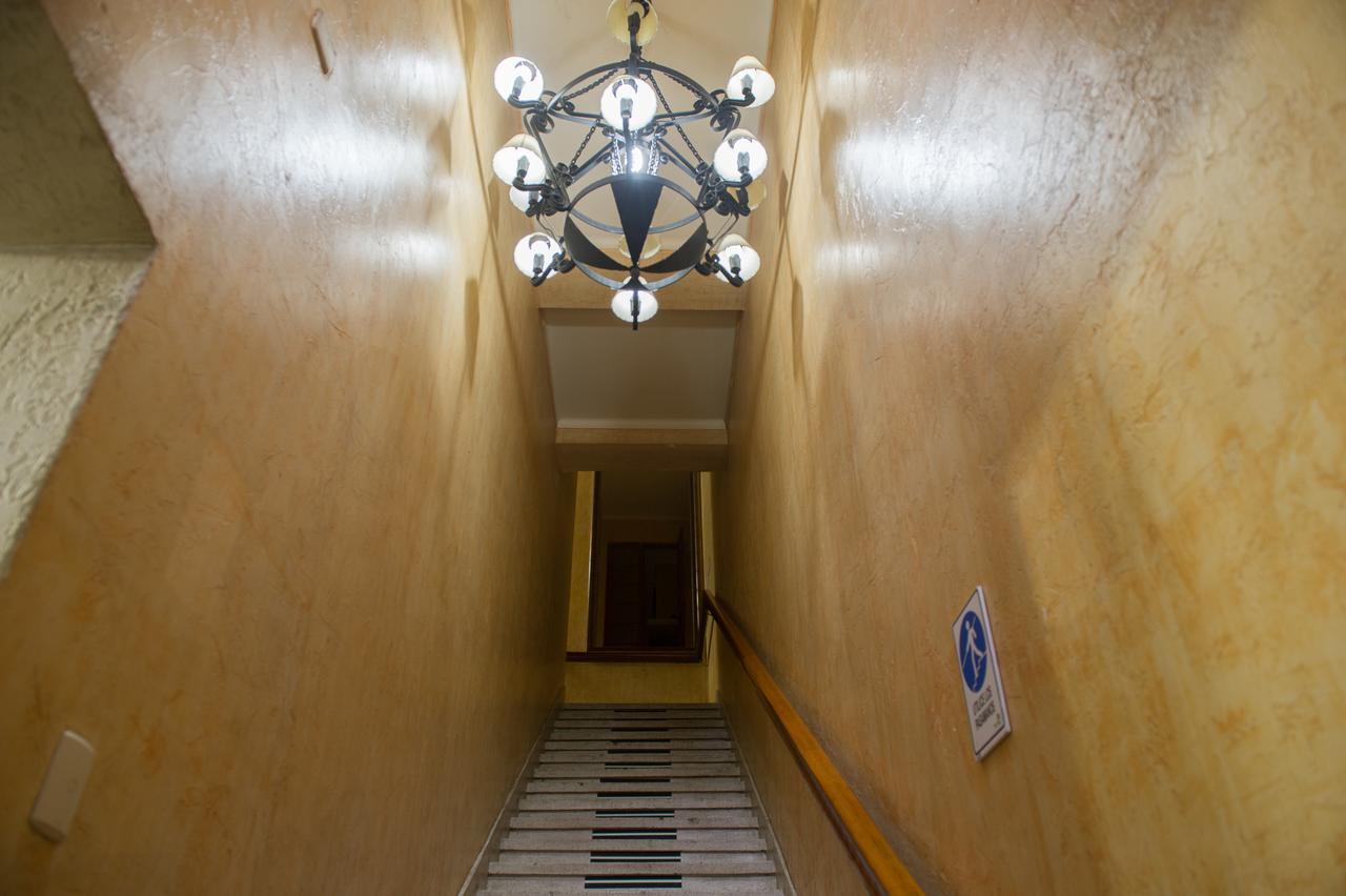 Hotel Dikran Los Angeles  Exterior photo